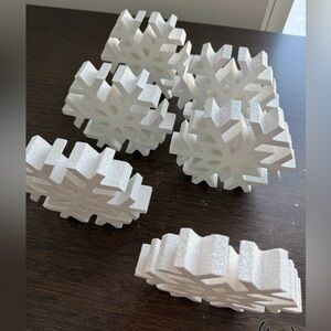 *1.5lbs* (6) White, Glittery/Flocked Wooden Snowflake Decor